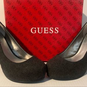 NWT Guess Platform Pumps
